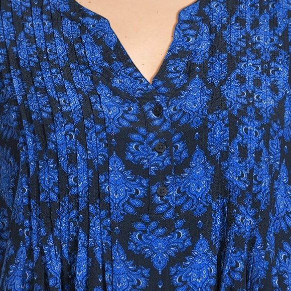 Plus Size 3X Blouse Blue and Black print - Picture 3 of 4